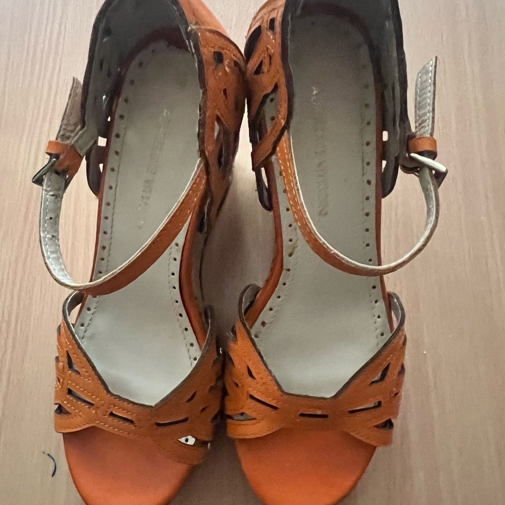 Adrienne Vittadini, Shoes orange stencil leather cork wedges plata form sandals